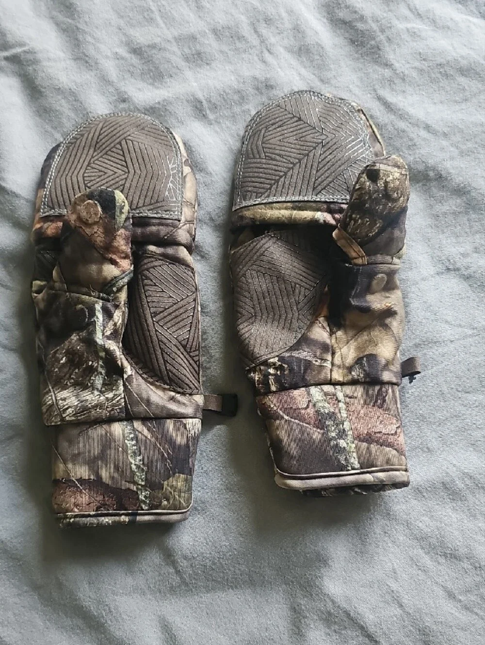 Mossy Oak Women's Medium Camouflage Convertible Mittens in Brown and Green